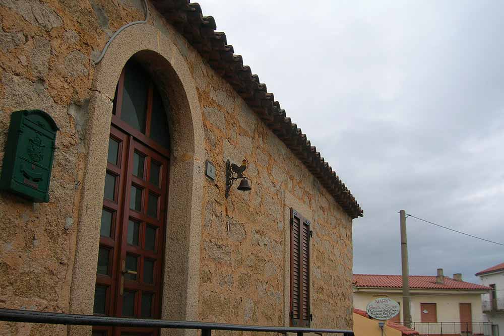 caratteristica casa in pietra di San Pantaleo