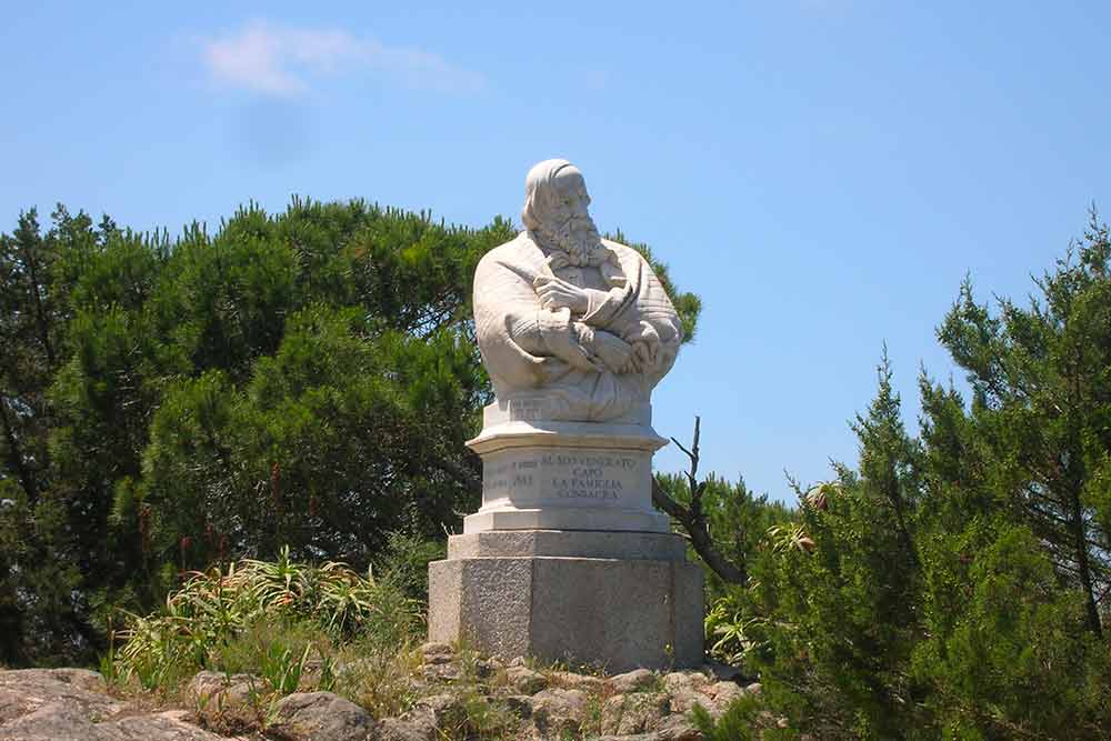 Il busto di Garibaldi a Caprera