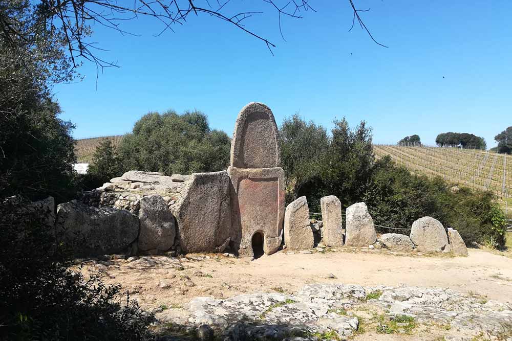 Le tombe dei giganti