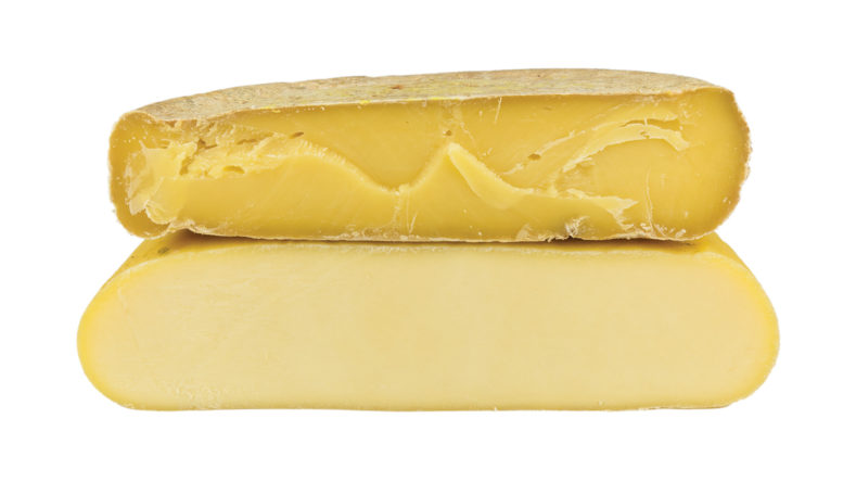 Formaggio a pasta gialla schiacciato